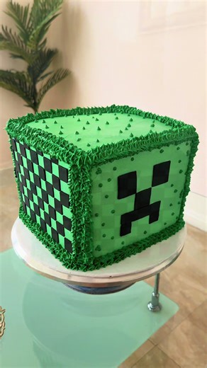 Minecraft cake 💚