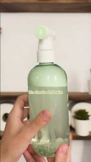 Bathroom mirror with inexplicable stains? 🤯 Discover how to clean it quickly and easily! 💦 🏡