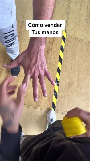 1.4M views · 10K reactions | #fyp #vendaje #profesional #boxeo | CAF Huante | Facebook