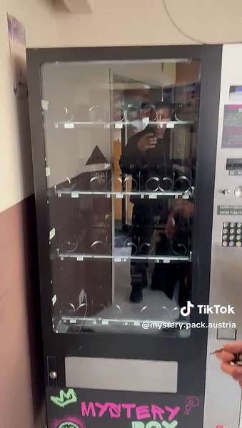 Geheimnisvolle Mystery Boxen in Wels - Hol dir dein Paket am Automaten!
