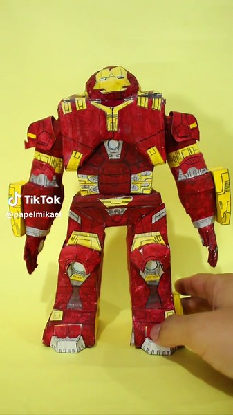 Criando o Hulk Buster em Papel: Técnicas de Origami