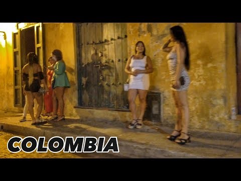 CARTAGENA COLOMBIA NIGHTLIFE WALK TOUR 🇨🇴