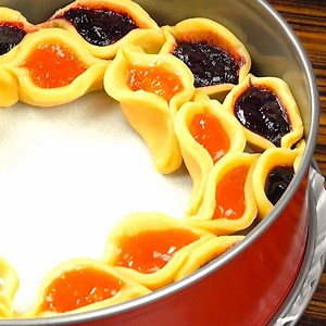 161K views · 180 reactions | Rip into this pull-apart pie filled with homemade peach and blueberry jam 襤不 FULL RECIPE: https://bit.ly/30cANt6 | Scrumdiddlyumptious | Facebook