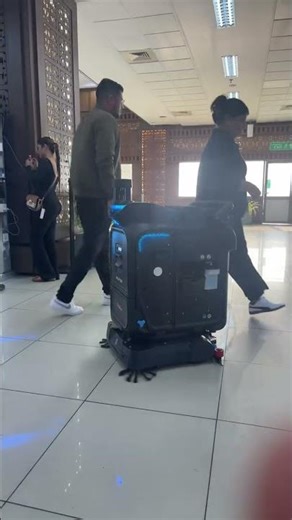 Floor Cleaning Robot at Ahmedabad Airport #robot #robotics #ahmedabad #ahmedabadairport