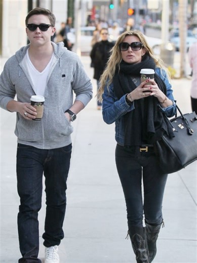 #jessemccartney #2011 #hermes #shopping #paparazzi Jesse McCartney and Eden Sassoon Shopping at Christmas shop on Rodeo Drive in Beverly Hills Los Angeles, California