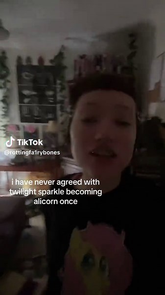 Twilight Sparkle's Early Alicorn Transformation Debate