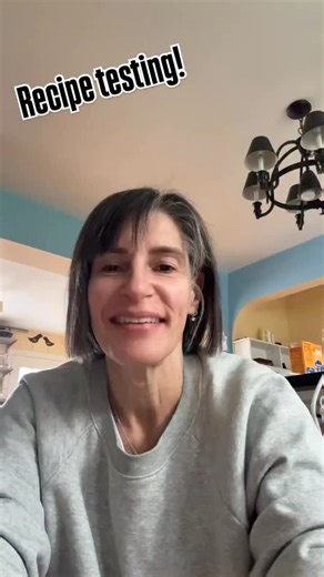 This is what I mean when I say that a change to a recipe should work, but I still don’t really recommend it. Join me in my kitchen, sitting on my Ikea stool, watching a recipe bake in the oven. How else did you think I knew how long it took? 😉 (Psst! Comment “BREAD” and I’ll send you my gf cornbread recipe. Follow me for more! 💕) I took my gluten free cornbread recipe and baked it as mini loaves in a cute little panel pan. They smelled and tasted great, just like this recipe always does. But t