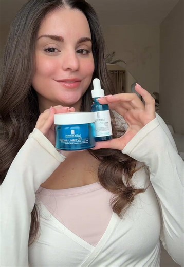 Cildimdeki o dolgunluk hissini çok sevdim 💙 Hyalu B5 serisi sabah rutinlerimin yeni ikilisi 🌟 @La Roche-Posay #hyalub5 *reklam