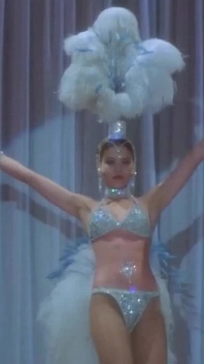 Showgirl mood ready for @diamondsxdustuk press night 💕💕💕 Ornella Muti Primo amore 1978 #70s#mood#1978#ornellamuti | Necia's hairstyling