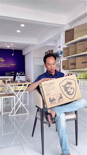 #ဘာလိုလဲ_ဘာရှာလဲ😄 #Nyein_Techno #တောင်ကြီးမြို့ #phyowailin #laptop