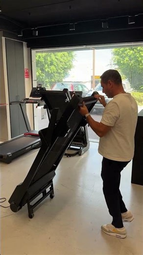 המדריך של ספורטל לקיפול ופתיחת הליכון ADIDAS T-24