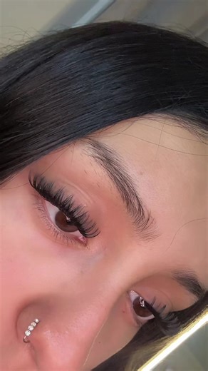 DIY Lash Clusters: Easy Application Tips for Beginners