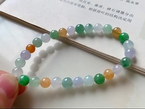 Myanmar grade A jadeite bracelet price:199usd 订货的抓紧了，还有两天就放假了‼️‼️，C34，这条是同料！多彩手串，颜色漂亮，种水好，尺寸：6.8毫米，28颗 | Myanmar jadeite jade pendant