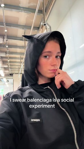 anna malygon (@maligoshik)’s video of Balenciaga