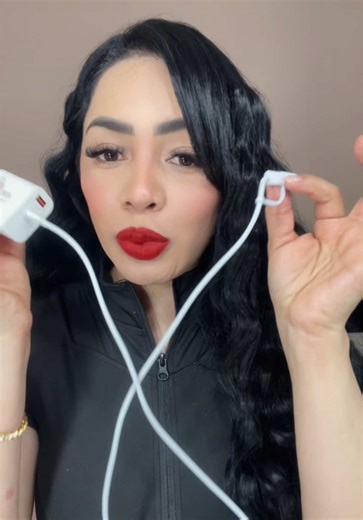 ¿Tu celular siempre está en 1%? 😩🔋 Este cargador rápido de 40W con cable 2 en 1 es la solución ⚡ ✔️ Carga rápida ✔️ Doble puerto ✔️ Compatible con Samsung, Motorola y iPhone ✔️ Cable tipo C incluido Y está en OFERTA 🔥 ¡Aprovecha antes de que suba de precio!