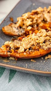 Yemek.com on Instagram: "Tatlı Patates ve çok az malzeme ile hazırlayabileceğiniz şahane bir tatlı yaptık🍯🍠 Eğer siz de @ferhatbora gibi bir Bosch Serie 8 Ankastre Fırın kullanıyorsanız, Steam Function Plus buhar özelliğiyle siz ve sevdikleriniz için lezzetli, sağlıklı yemekler pişirmek artık çok daha kolay ❤️ @boschhometurkiye #TamBiBosch #BoschEvAletleri"