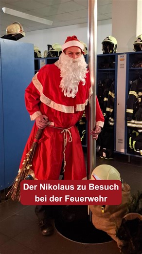 Man munkelt, der Nikolaus schafft seine Tour nur deshalb rechtzeitig … … weil er heimlich bei der Feuerwehr Reutlingen trainiert. 😄🎅🔥 Hattet ihr heute schon Besuch vom Nikolaus? #Reutlingen #Nikolaus #Feuerwehr | Stadt Reutlingen