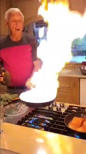 How to Flambe🔥🔥🔥 Cooking with FIRE!