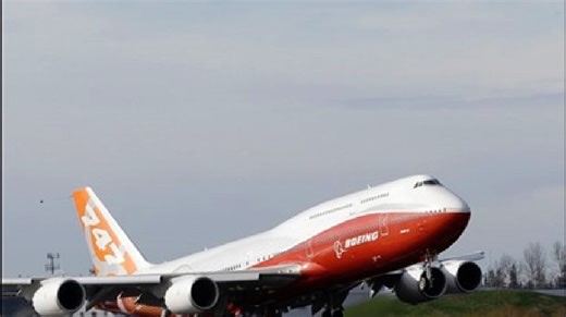 Boeing flight plan carves '747' in the skies on test run