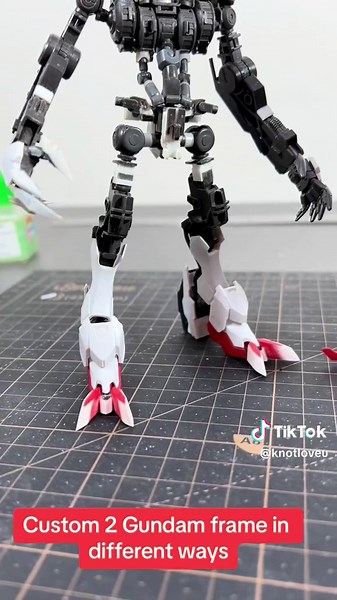 Custom Gundam Frame: 2 Frames 2 Ways - Toy, Plamo, Gunpla