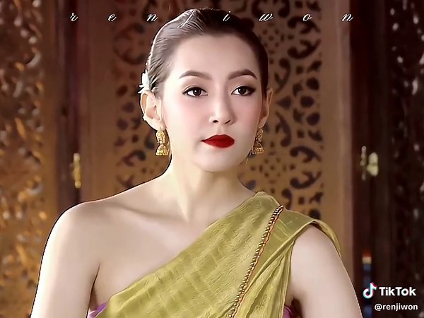 Thần Thái Hàng REAL: Ngược Dòng Thời Gian để Yêu Anh