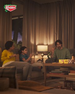 4.4K views · 6.2K reactions | Keebler Fudge Stripes are magically baked by Ernie with delicious fudge for families to enjoy | Keebler | Facebook