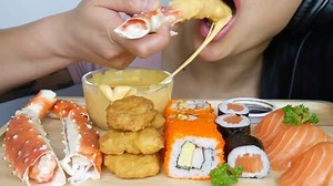 ❤️SAS❤️ on Instagram: "ASMR EATING SOUNDS. Not sure which one of these item is the star of the show in this video... it’s all my fav!!! What do you think? Link in bio👆🏻. . . . #asmr #asmrfood #eatingsounds #cheesesauce #kingcrab #chickennuggets #salmonsushi #sogood #buffet #seafood #sofull #youtube #mukbangasmr"
