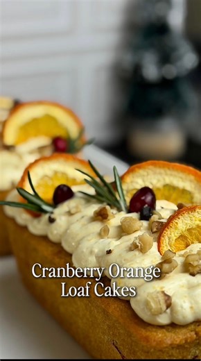 These cranberry orange mini loaf cakes are about to be your new holiday obsession 🍊✨ Fluffy maple-sweetened cake with tart cranberries, topped with the most delicious orange cream cheese frosting. It’s festive, it’s cozy, and it won’t leave you feeling heavy after. The best part? I added collagen right into the batter for a little extra protein and the icing is naturally sweetened! Don’t forget the probiotic boost from Greek yogurt. Holiday baking that actually loves your gut back 🤍 ✨Comment R