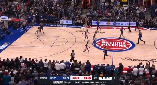 When you actually watch this play? This is horrible offense 😂
