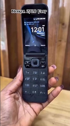 The Flip Phone Comeback is REAL 🔥