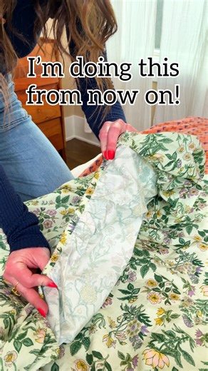 How to fold a bedding sheet set so all pieces stay together! 🛏️ #sheets #laundry #StorageSolutions #bedding | Jeff & Lauren