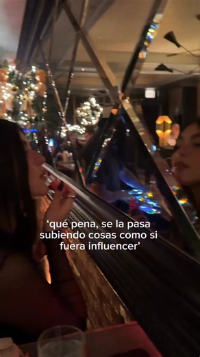 comenta ‘10’ para recibir un video de 10 minutos donde te explico TODO sobre lo que hago 🫶🏼 recuerda que la gente siempre va a opinar pero solo TÚ entenderás lo que se siente recibir un ‘no sabes cuánto anhelaba trabajar contigo’ mientras haces lo que amas 🥹 💌 soy @aprildarlenev y me dedico a enseñarte a convertir tu historia en contenido... y ese contenido en dinero hagamos que tus redes se conviertan en el vehículo perfecto hacia tus sueños va? si estás viendo esto durante BLACK FRIDAY emp