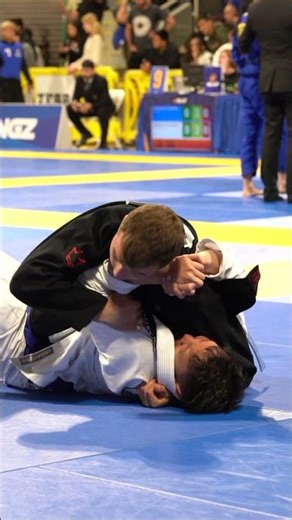 Awesome guard pass and finish from blue belt Felipe Goulart #bjj #ibjjf #cbjj #jiujitsu