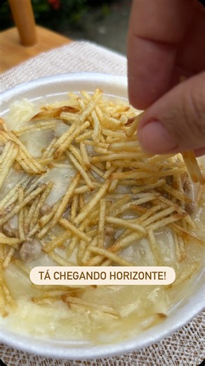 Batatô Gourmet | By Tia Socorro on Instagram: "Tá chegando em Horizonte o batatô gourmet o delivery de batata recheadas que vai mudar suas noites… ✅ E é nessa sexta feira 13 de fevereiro abertura oficial com 5 sabores de batatas recheadas gourmet… 📍Vamos está no app IFood e WhatsApp. #batatôgourmetbytiasocorro #batatarecheada #batatarecheadagourmet #delivery #gourmet"