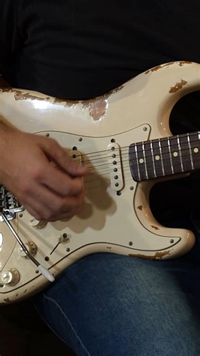 Vintage tone on a Fender Stratocaster.