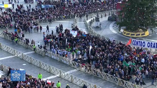 Desde la Plaza de San Pedro, el rezo de la Oración del Ángelus, dirigido por el Papa León XIV. https://www.vaticannews.va/es/papa/news/2025-12/papa-propone-san-jose-modelo-misericordia-fe-iv-domingo-adviento.html | Vatican News
