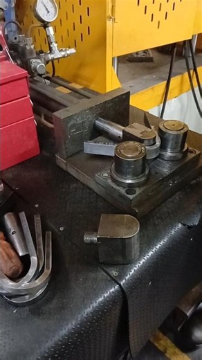 FOLDING TO 180 DEGREES WITH HYDRAULIC PRESSER FOR WELD DUCTILITY TESTING PURPOSES AS PER ISO/ ASME