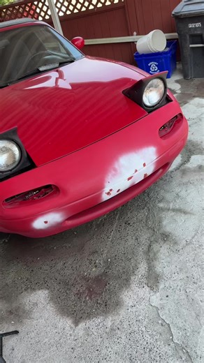 Working on the NA Miata again today. The previous owner didn’t paint the bumper with the right color 🤦‍♂️🤦‍♂️🤦‍♂️ So today I repainted it using the correct color single stage paint. Also did some body work for the chips. I was originally going to take off the bumper but the prev owner stripped all the screws so i didnt bother… #miata #carmemes #projectcar #restorationprojects #mazdamiata