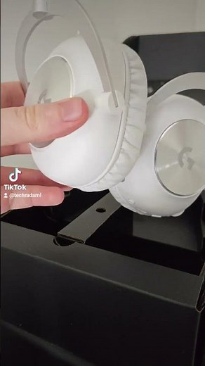 Unboxing Logitech Pro X 2 Lightspeed gaming headset