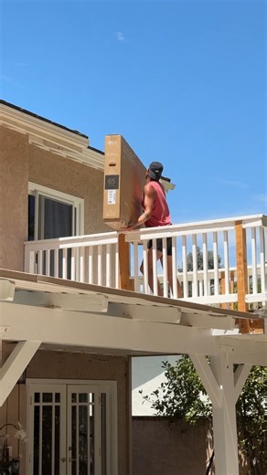 Moving company breaks TV during the delivery 😱 #funny #comedy #Movers #tv Moving company breaks tv and fails to mention it to the homeowners | Jamie and Blake