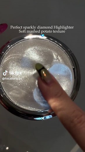 Shimmering Focallure Highlighter: Sparkle Your Way with Diamond Shine