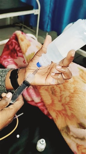 distilled water dispo me bharna aasan tarika me #nursing #neet #nurse #gnm #motivational #viral #iv