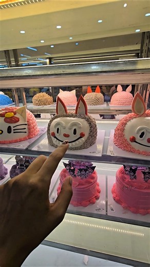 Buna can't grab the evil Kuromi birthday cake #trending