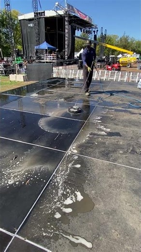 Pressure Washing the Magnetic World 2025 VIP Stage