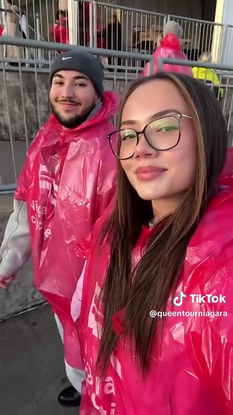 A full day itinerary at Niagara Falls with the queen! #niagara #niagarafalls #ontariotravel #ontario_adventures #toronto