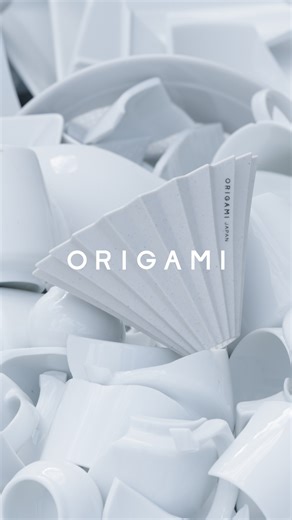 ORIGAMI on Instagram: "【ReWork project】 Production Process Video -Short Version- メーカーとして、現実と向き合う。"捨てない"選択。 新たな取り組み「ReWorkプロジェクト」が始動いたします。 本日、1⽉31⽇（金）より「ReWork ORIGAMI Dripper S/M」を発売いたします。 昨今巷で危惧されている「コーヒー2050年問題」をご存知でしょうか。「コーヒー2050年問題」とは、国際調査機関のワールド・コーヒー・リサーチが発表したもので、世界のコーヒー豆生産量の約６割を占めるアラビカ種の栽培に適した地域が2050年までに半減するというもの。 ORIGAMIのプロダクトは美濃焼で栄え発展してきた「岐阜県 東濃地方」に位置する土岐市（ときし）という場所で製造しています。コーヒー豆の枯渇問題と同じくして、この美濃焼の資産でもある鉱山もまた、枯渇状況にあります。 新たに始動する「ReWork」プロジェクトの"第一弾"発売製品として選んだのは、ORIGAMIのブランドアイコンでもある「ORIGAMI 