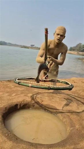 Unbelievable technique sandman trap fishing with bamboo stick #fishing #trap #viral #trap #bestvideo