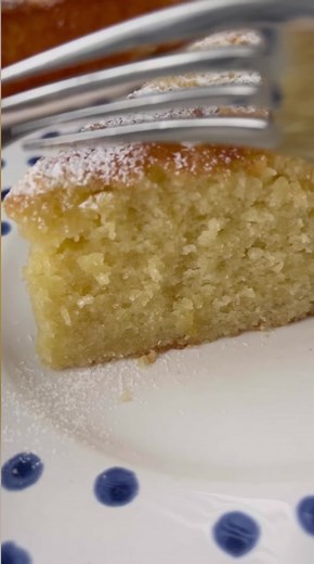 Delicious Lemon Olive Oil Cake Recipe