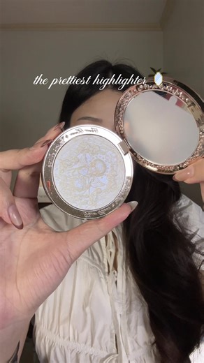 Discover Flower Knows Makeup with Blushy.ai