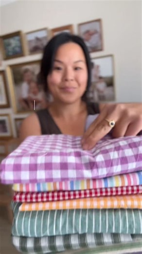 diana 🌷 on Instagram: "Spring/ summer vibes are strong with the cutest shorts I made my kids. And they have pockets! 🌈 If you’re a beginner when it comes to sewing I 100% recommend making your own shorts. The possibilities are endless in terms of fabric prints (I also use preloved men’s shirts), pockets/ no pockets, different hemlines etc. Shorts’ pattern from Soph @halyardhome (five stars for simplicity!) . . . sewing | sewing tutorial | sewing diy | beginner sewing | colourful childhood"